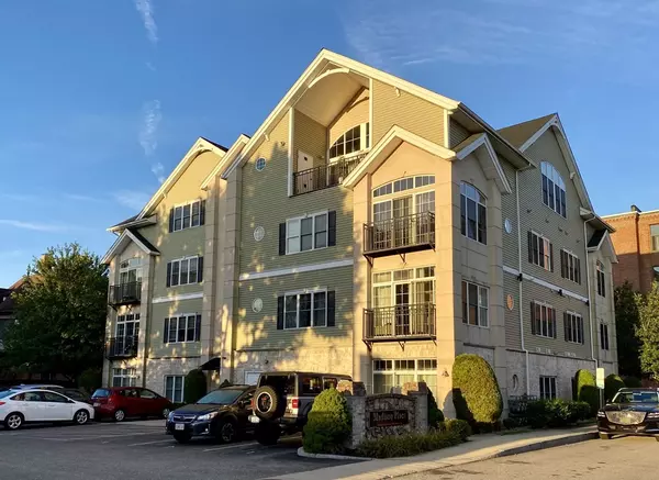 163 Rumford Ave #403, Mansfield, MA 02048