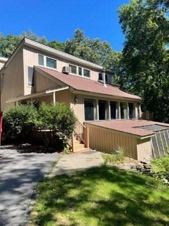 16 Partridge Hill Rd, Dudley, MA 01571