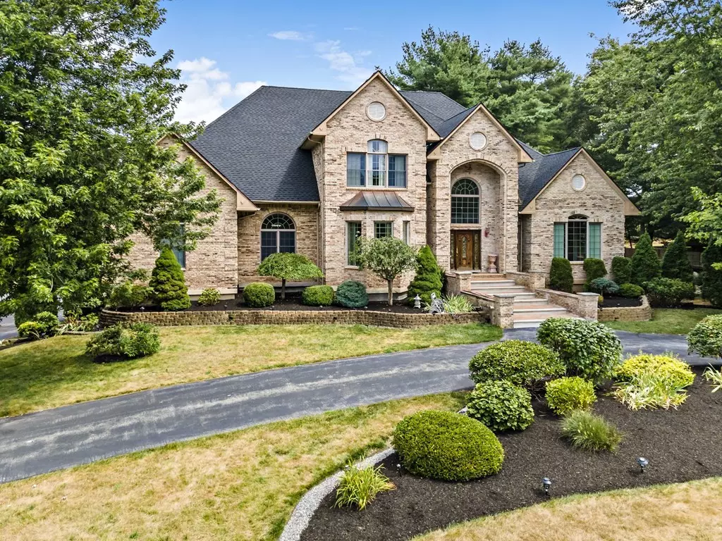 Swansea, MA 02777,48 Laurie Ln