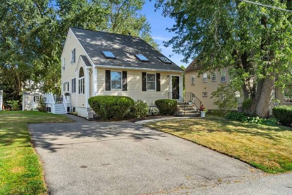 18 Fernwood St, North Andover, MA 01845