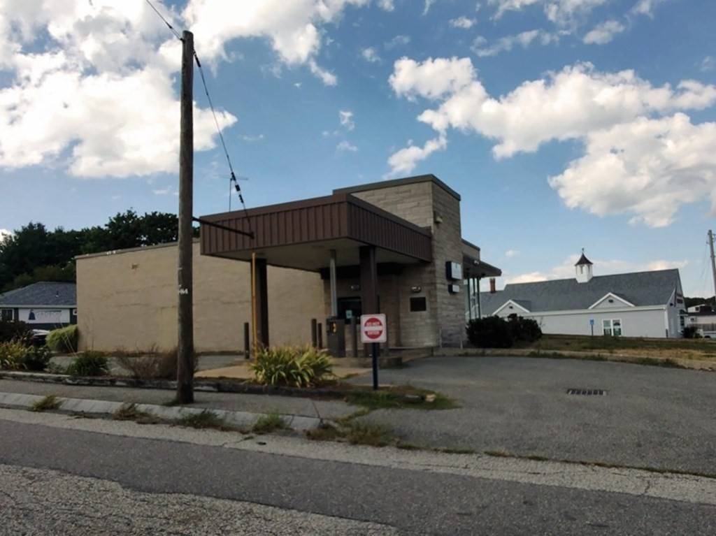 Somerset, MA 02726,891 County St