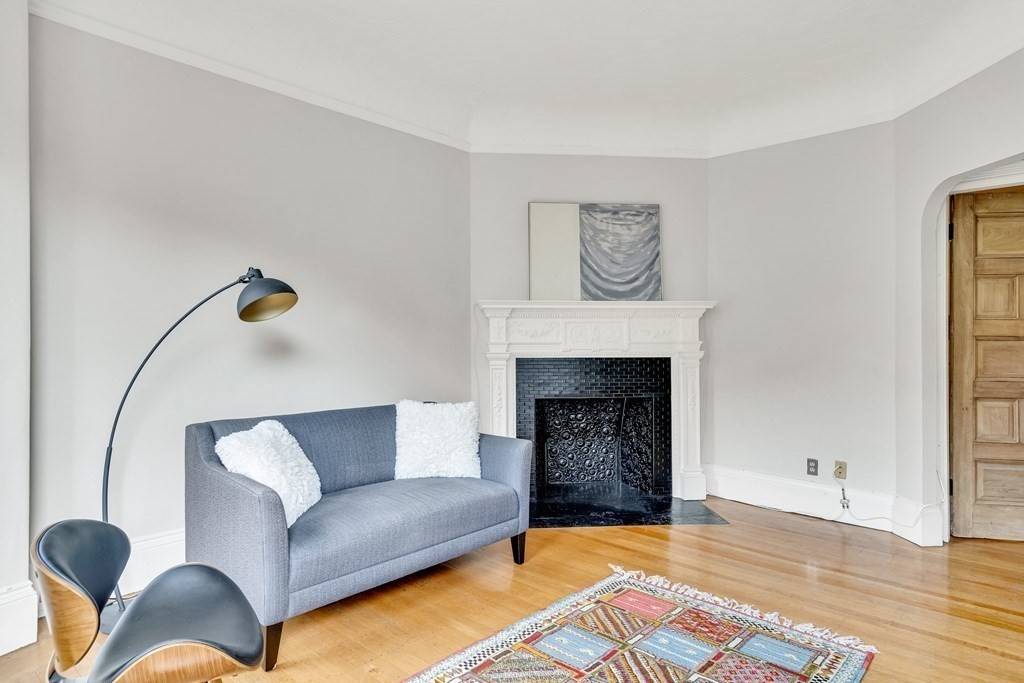Boston, MA 02116,259 Beacon Street #30