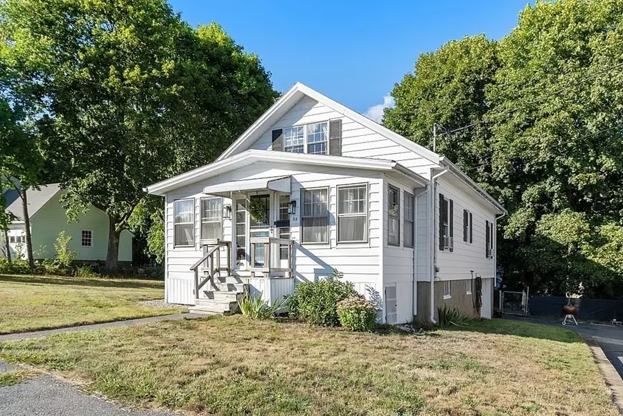 23 Bennett Rd, Gardner, MA 01440