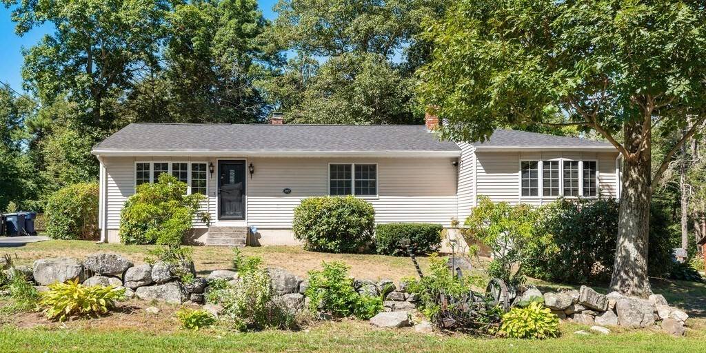 207 New Boston Road, Sturbridge, MA 01566