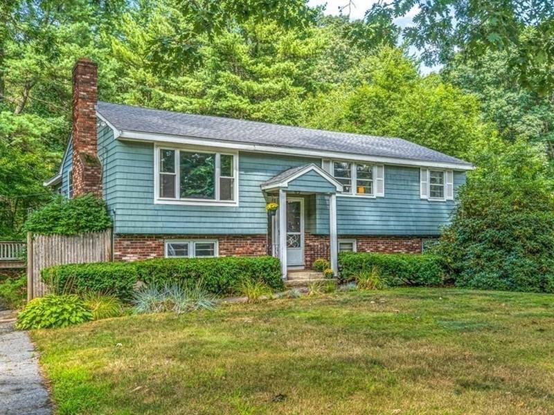 25 Lexington St, Wilmington, MA 01887