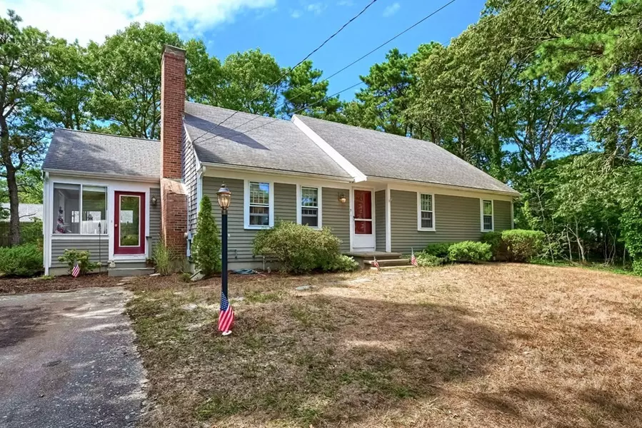 5 Bob White Ln, Dennis, MA 02660