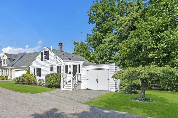 12 Intervale Rd,  Marblehead,  MA 01945