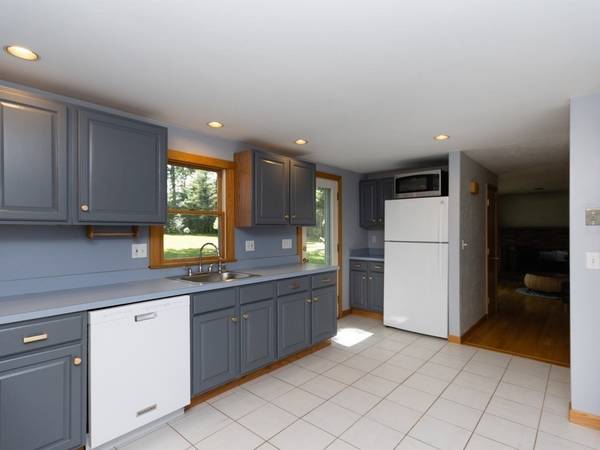 Millis, MA 02054,12 Himelfarb St