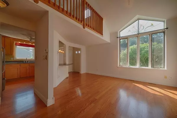 4 Lauren Dr #4, Rockland, MA 02370