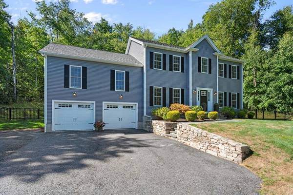 34 Bond Hollow Rd, Sutton, MA 01590