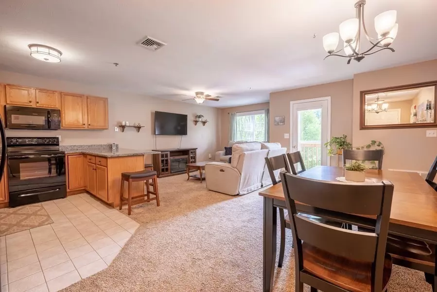 9 Eagle Dr #9, Tewksbury, MA 01876