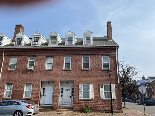 67 Lyman St, Holyoke, MA 01040