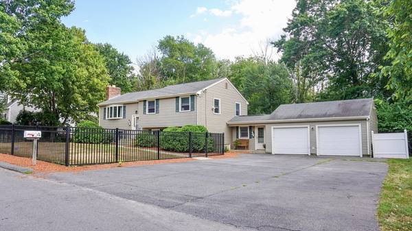 3 Meadowview Road, Foxboro, MA 02035