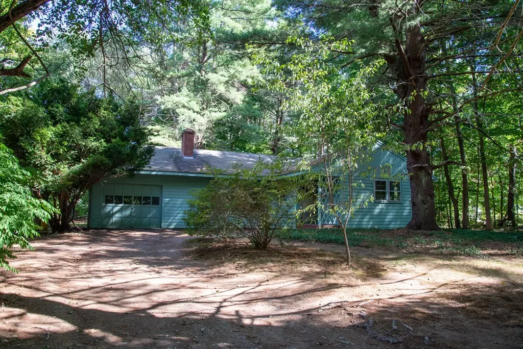 Hamilton, MA 01982,711 Bay Rd