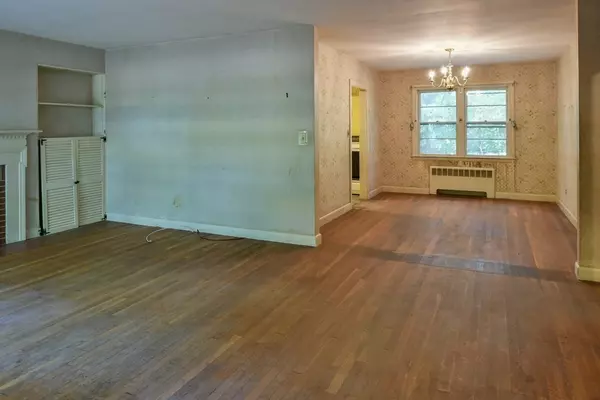 Hamilton, MA 01982,711 Bay Rd