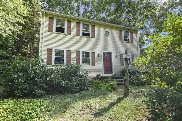 8 Sandra Circle, Mendon, MA 01756