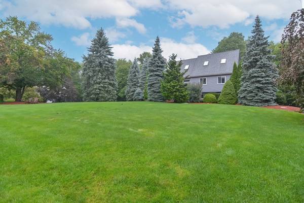 3 Forest Park Drive`, Mendon, MA 01756