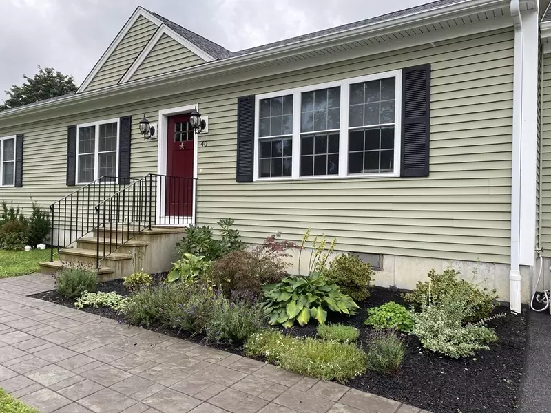 40 Cole Street, Bristol, RI 02809