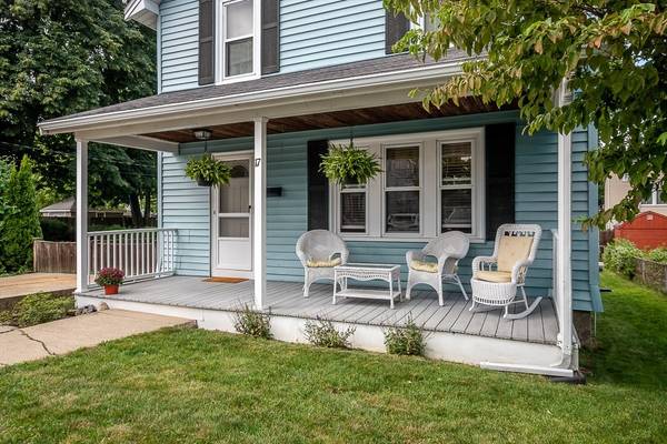 17 Bayard St, Dedham, MA 02026