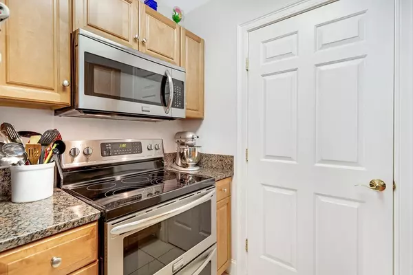 Wakefield, MA 01880,1 Millbrook Ln #109