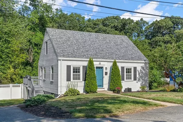 35 Garden St, Woburn, MA 01801