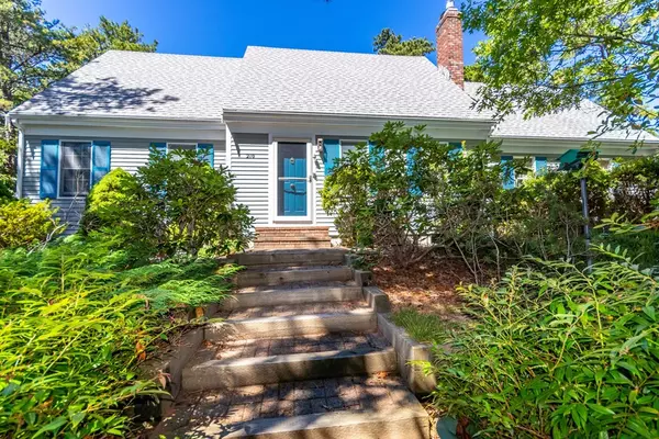 210 Zoheth Smith Way, Wellfleet, MA 02667