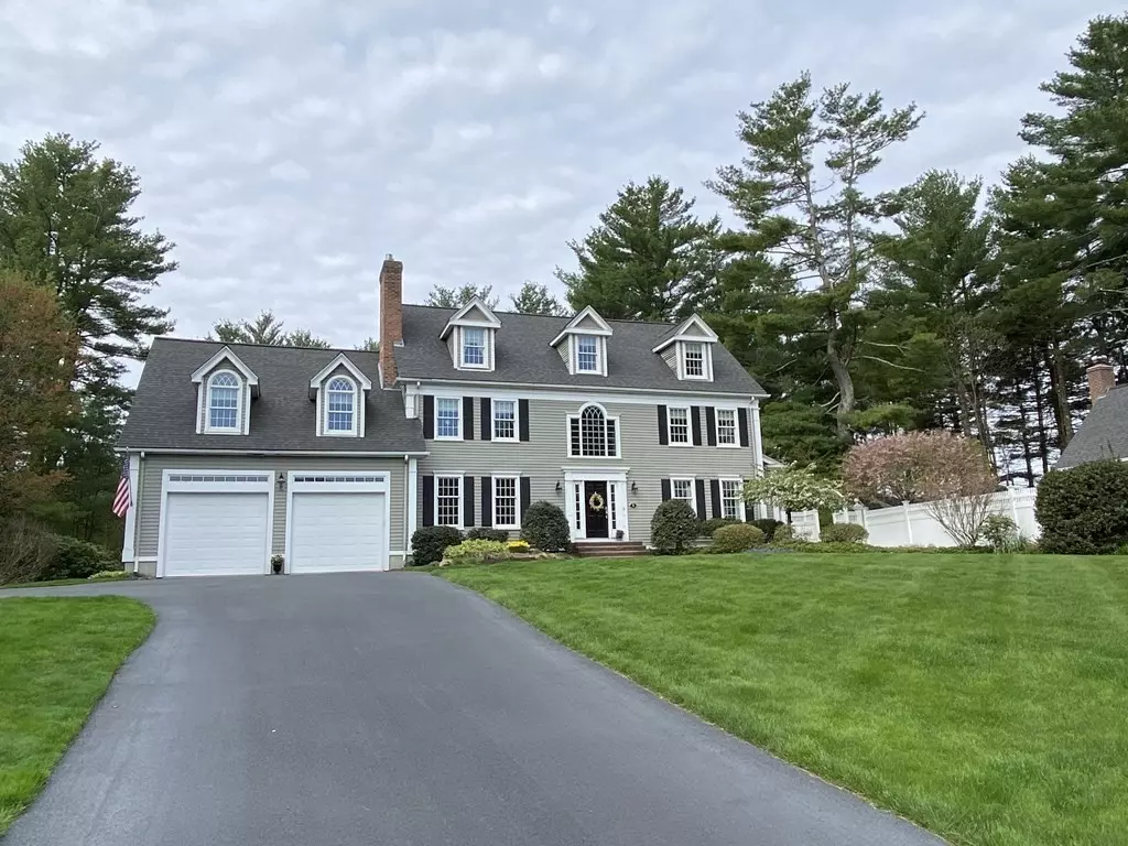 Medfield, MA 02052,5 Sewall Ct