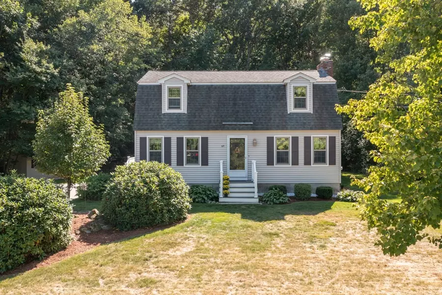 63 Cranberry Rd, Dracut, MA 01826