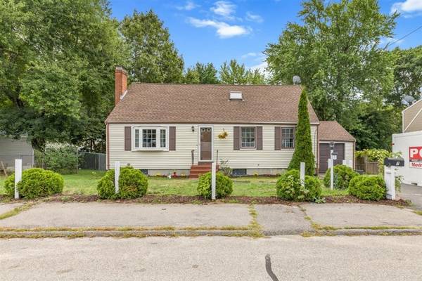 7 Lincoln Avenue, Holbrook, MA 02343