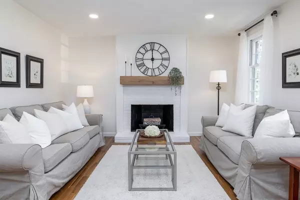 Townsend, MA 01469,10 Hickory Drive