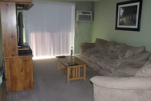 Bridgewater, MA 02324,220 Bedford St #86