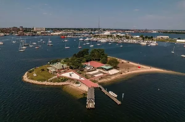 Fairhaven, MA 02719,1 Crow Island