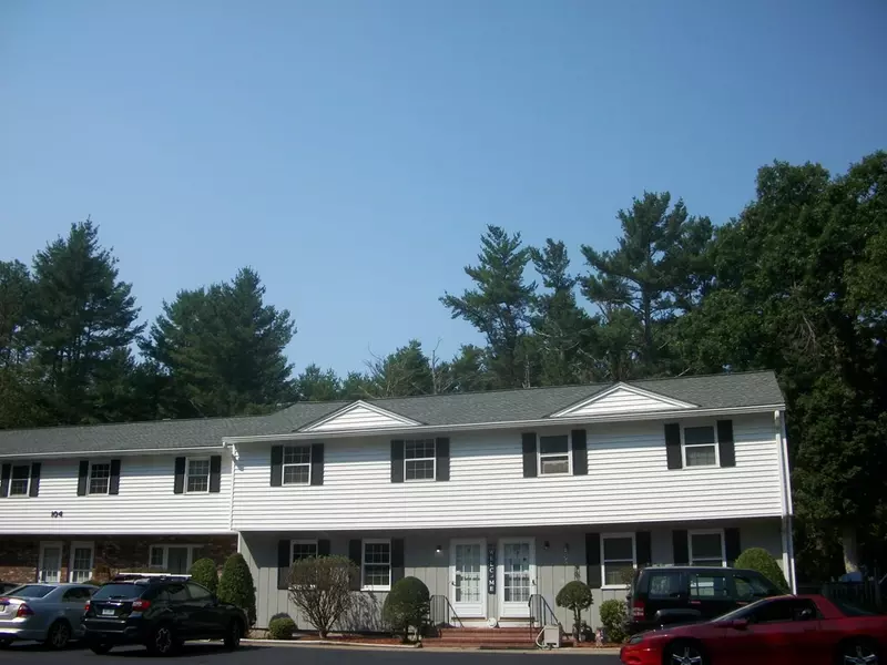 104 Newcomb St #E, Norton, MA 02766