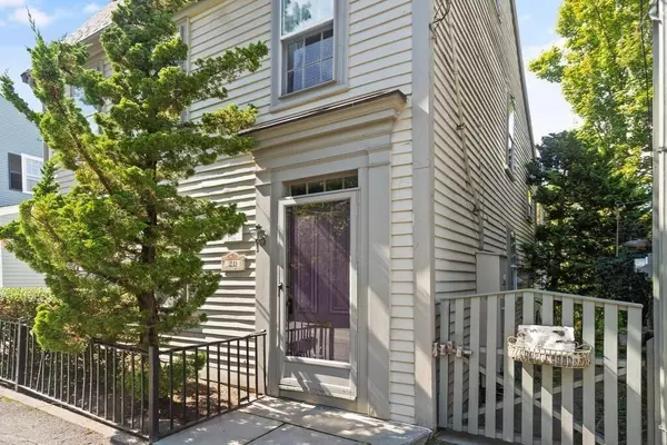 Marblehead, MA 01945,21 Circle Street