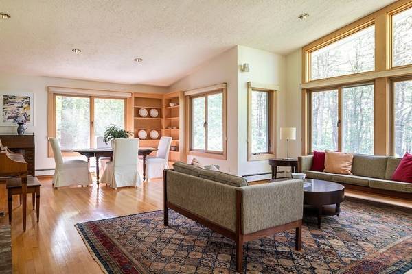 Weston, MA 02493,17 Bradford Rd