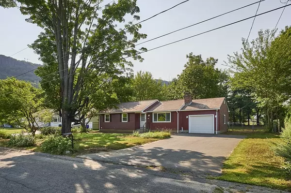 Easthampton, MA 01027,10 David Richardson Cir