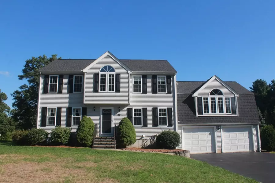 39 Londonderry Way, Uxbridge, MA 01569