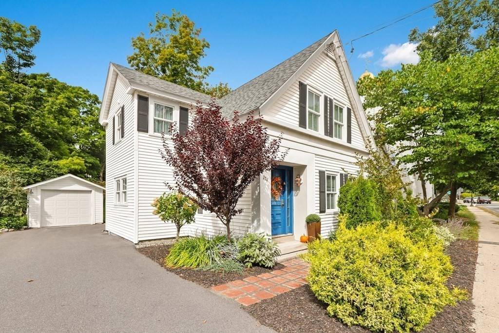 Acton, MA 01720,274 Central St