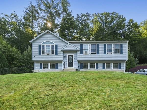 9 Whitetail Circle, Southbridge, MA 01550