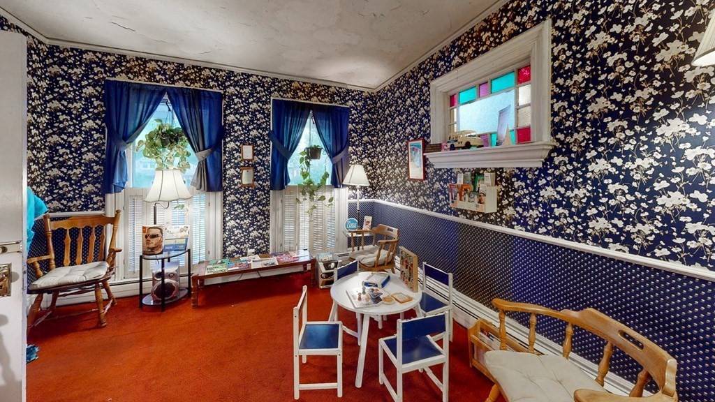Auburn, MA 01501,174 Oxford St N