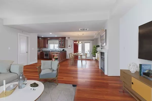 Waltham, MA 02453,218 South Street #18