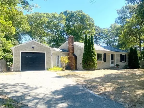 423 Bishops Terrace, Barnstable, MA 02601