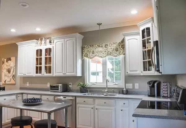 Sutton, MA 01590,5 Peach Tree Drive