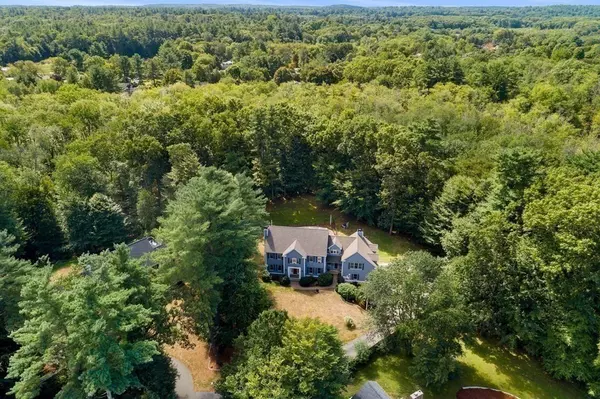 Hamilton, MA 01982,14 Taft Woods Row