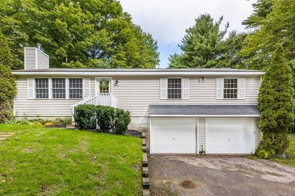 268 Holland Rd, Sturbridge, MA 01566