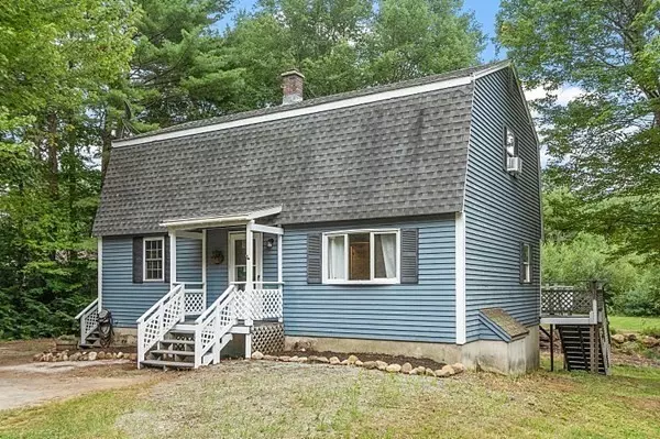 28 Holly Dr, Gardner, MA 01440