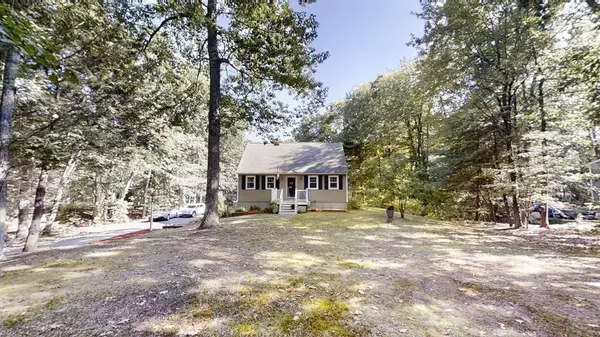 83 Walnut Hill Rd, Derry, NH 03038