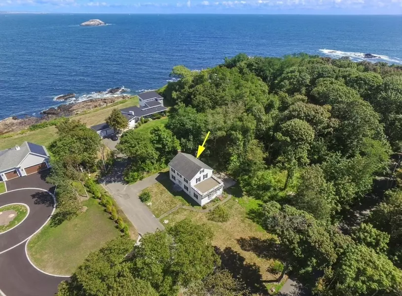 43 Pleasant St, Nahant, MA 01908