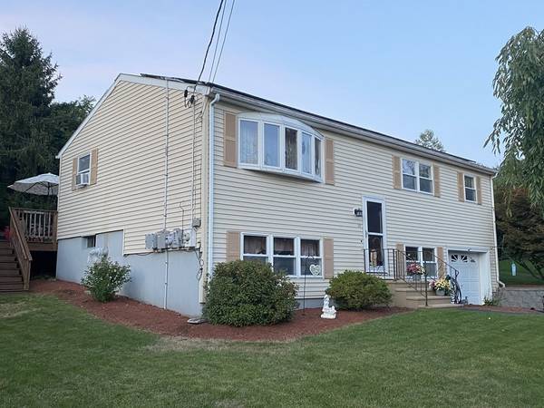 36 Old Farm Rd, Spencer, MA 01562