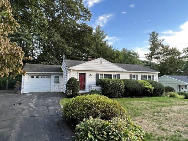 27 Fairchild Dr, Holden, MA 01520